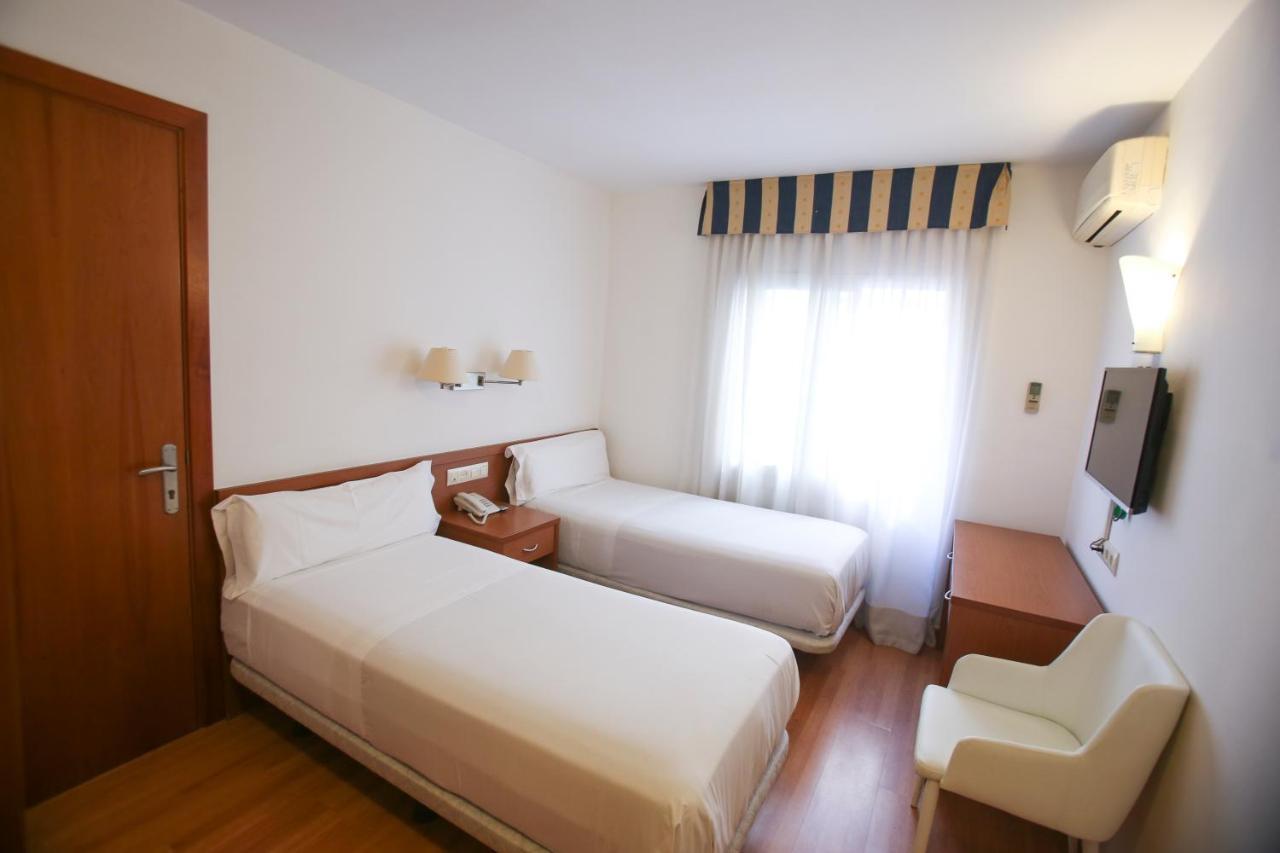Gatell Hotel Vilanova i la Geltrú Exterior foto